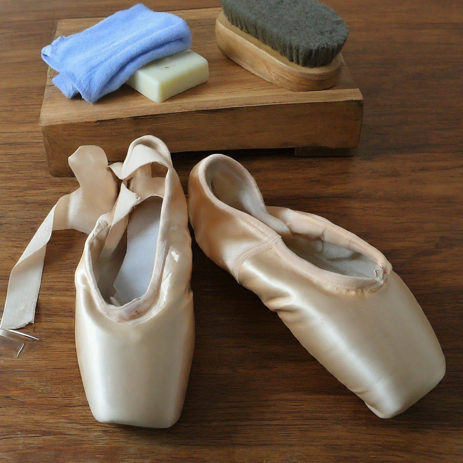 How to Clean Capezio Ballet Shoes